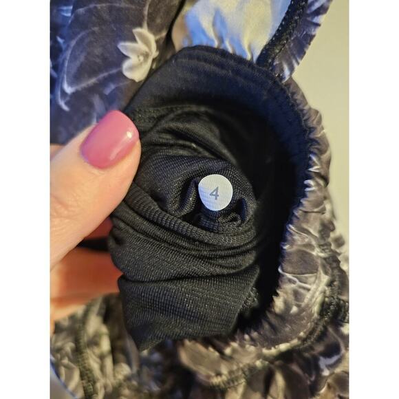 Lululemon The Runsie Flowabunga floral romper black white sz 4 - Picture 6 of 9